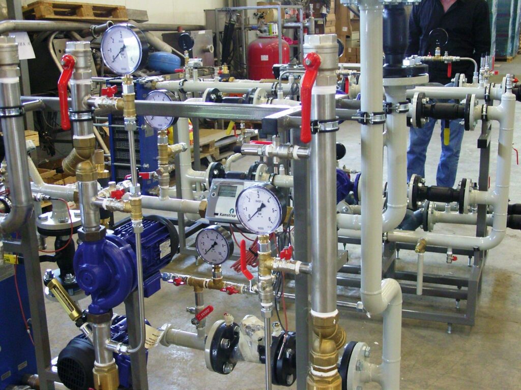 montaż węzła cieplnego z instalacją hydrauliczną